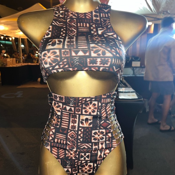 Follow to join my Live Show! - Picture 2 of 9